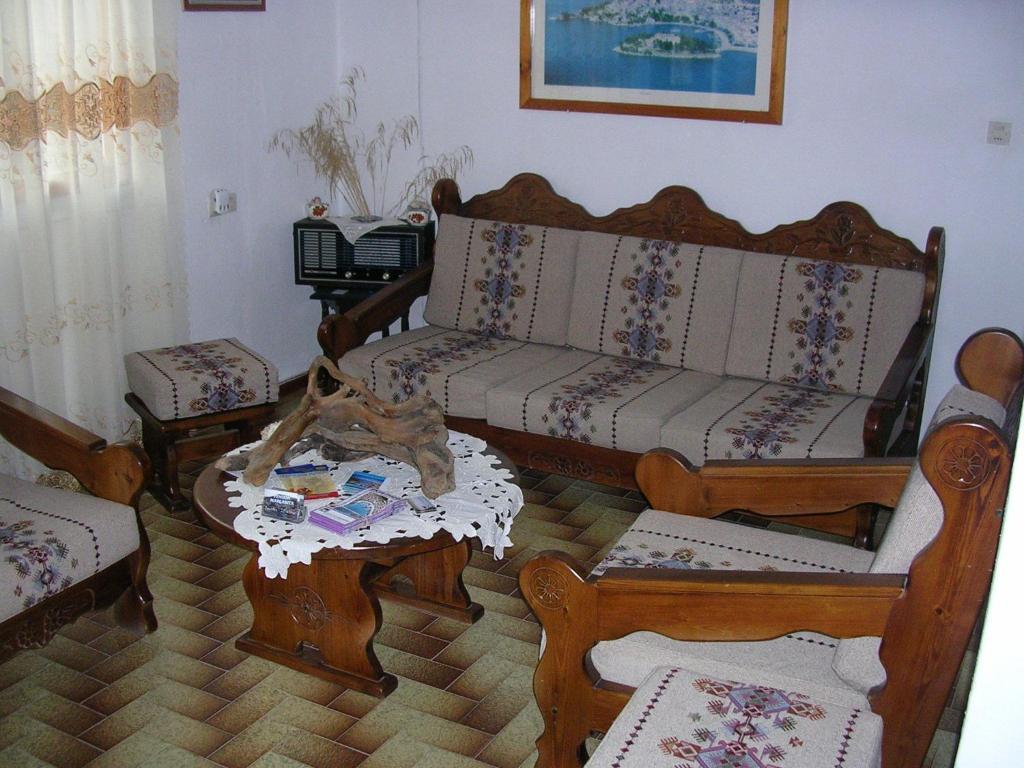 Pension Margarita Skiathos Exterior photo