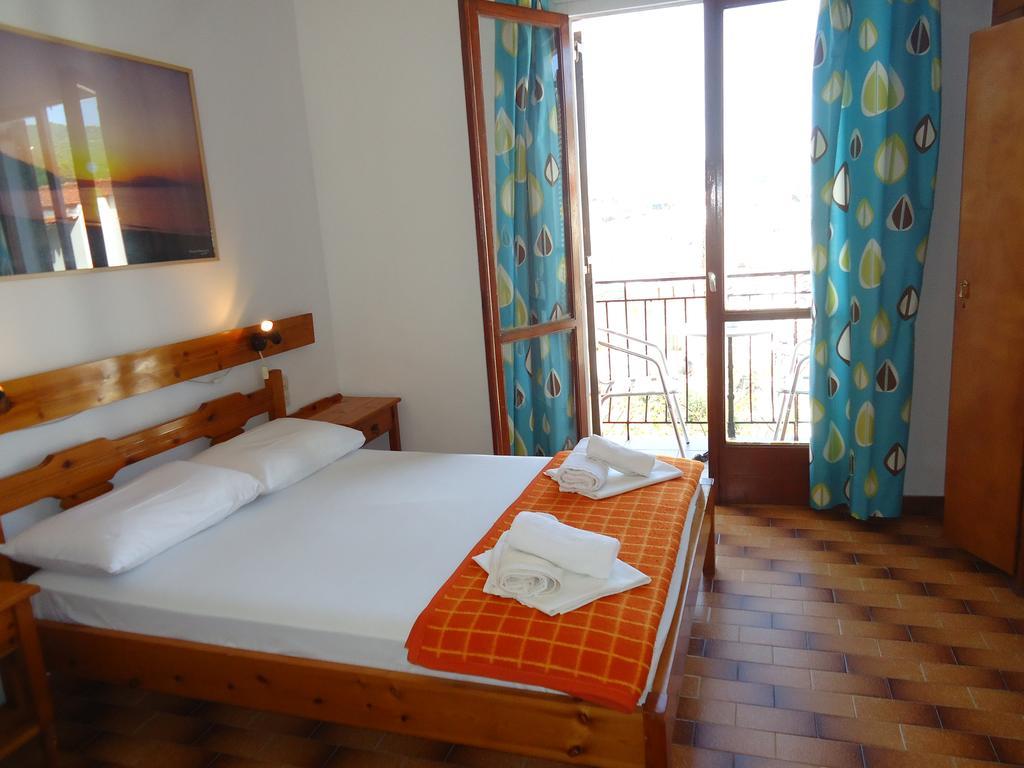 Pension Margarita Skiathos Exterior photo